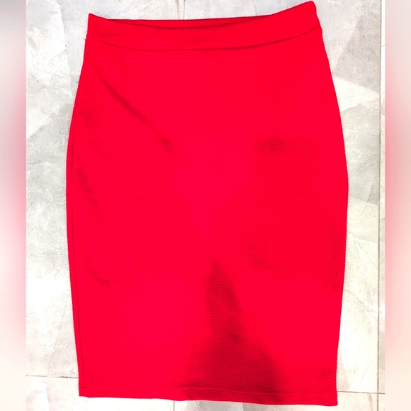 Red Pencil Skirt (lots of stretch!) - Picture 2 of 6